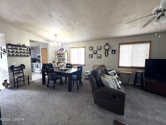 4th image of 1301 Deer Springs Rd