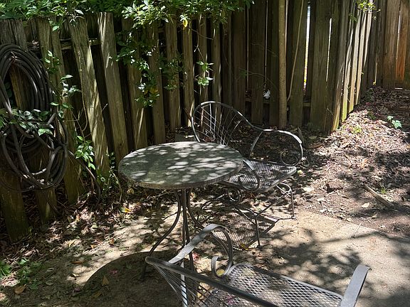 2nd image of 531 Willson St APT 4