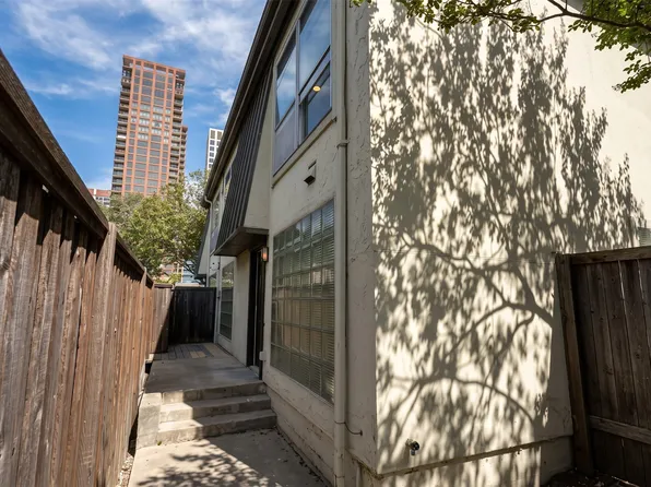 4414 Buena Vista St APT 17, Dallas, TX 75205