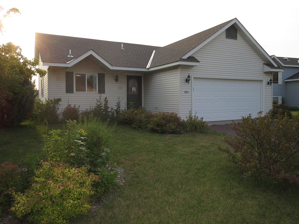 1st image of 925 Sierra Ln