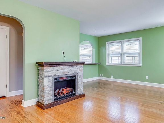 4th image of 12316 Saint Clair Dr