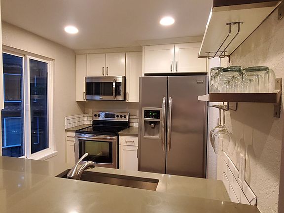 3rd image of 14641 NE 31st St APT 8D