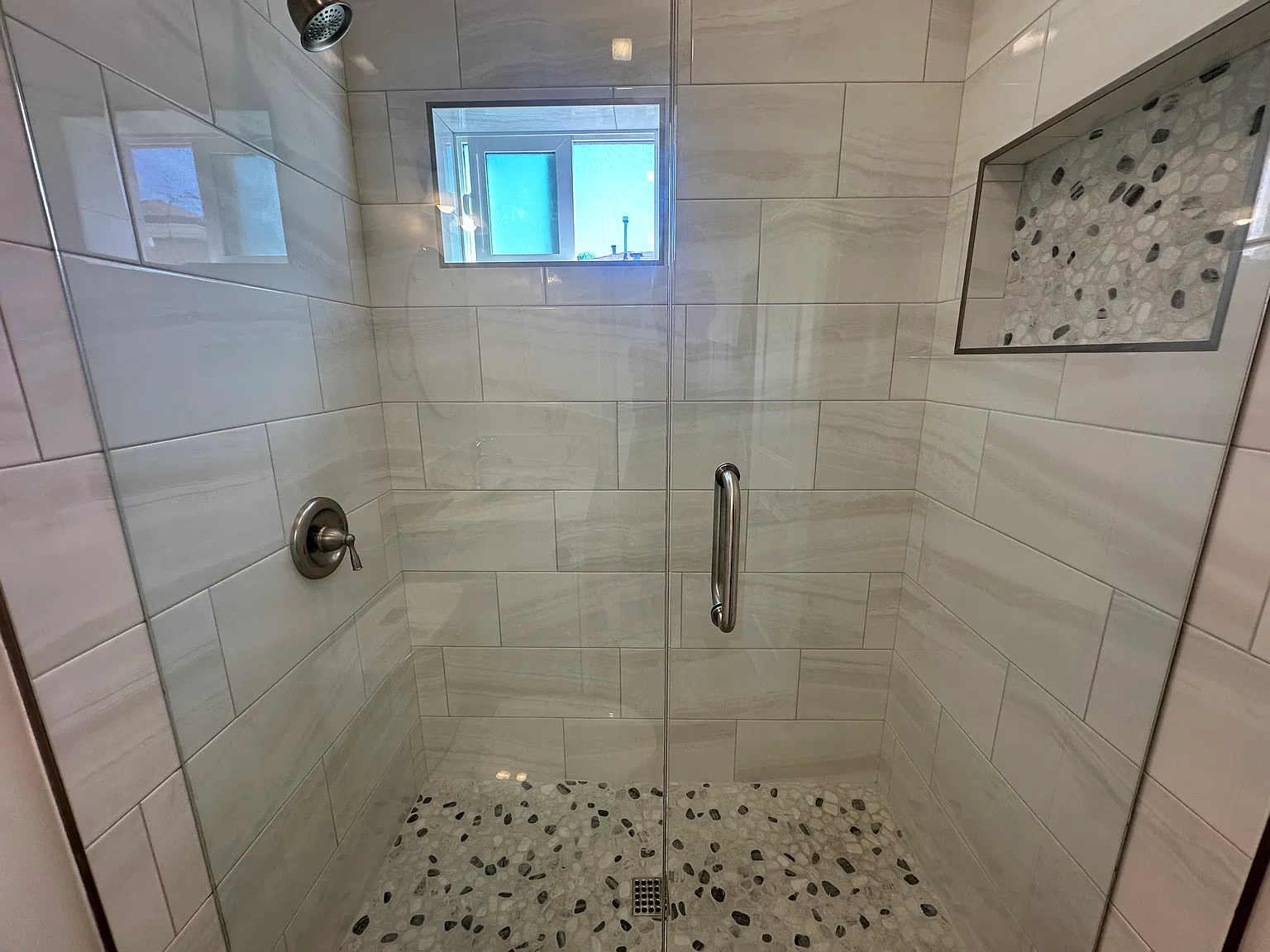 4 bed, 1200 sqft, $5,300 — Photo 4