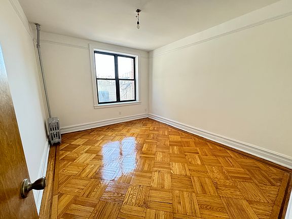 5th image of 1655 Bedford Ave Unit 1