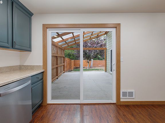 5th image of 1651 29th St