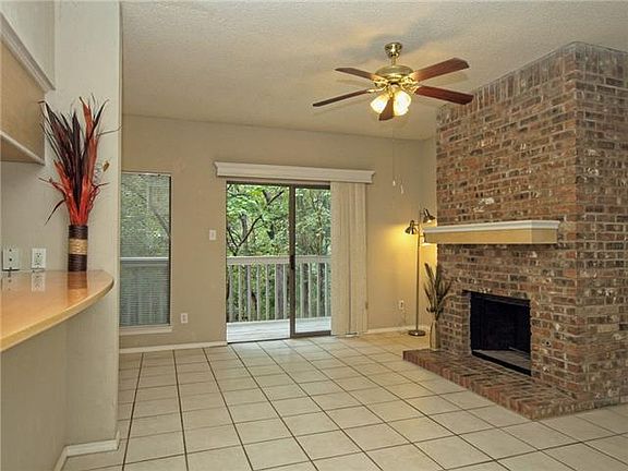 3rd image of 3839 Dry Creek Dr Unit 138