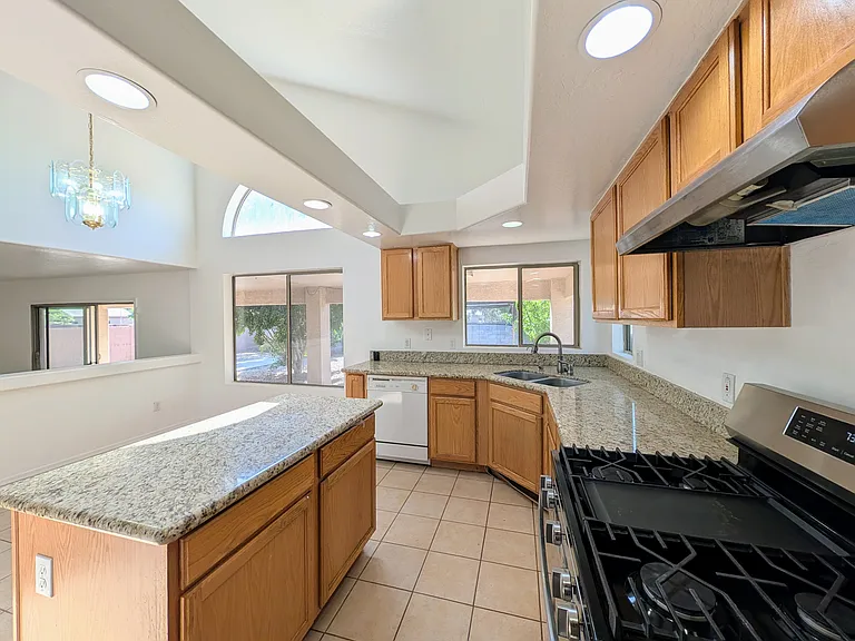 6416 N 78th Ln — Photo 29