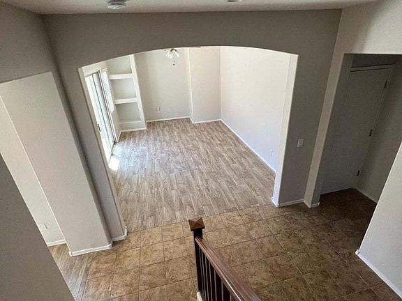 3rd image of 4661 E Laurel Ave