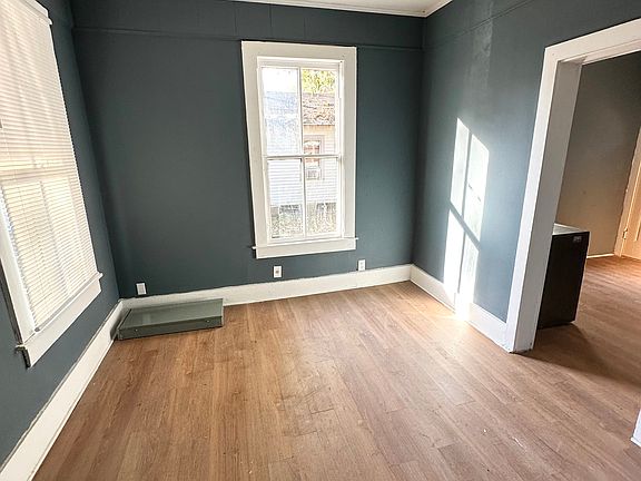 5th image of 207 Lacobie St