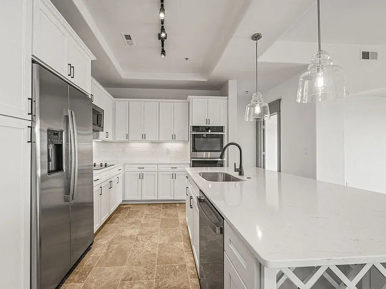 The Residence at Southpark — Photo 26