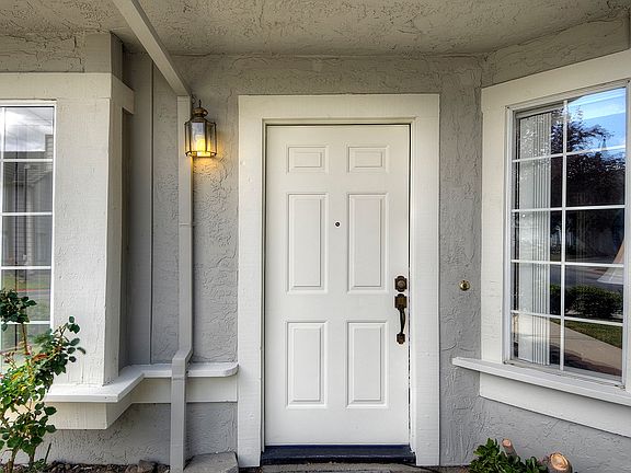 2nd image of 1553 Shumaker Way