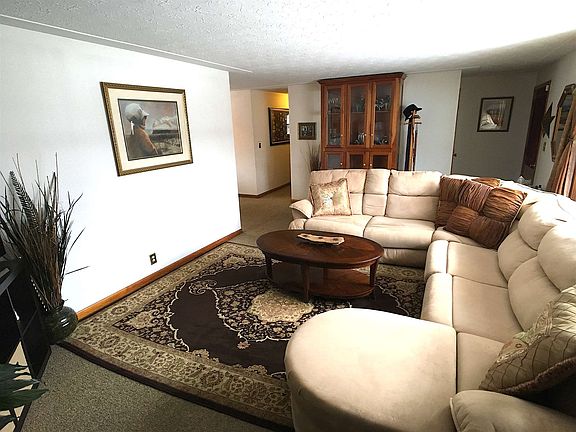 2nd image of 220 Bond Ave