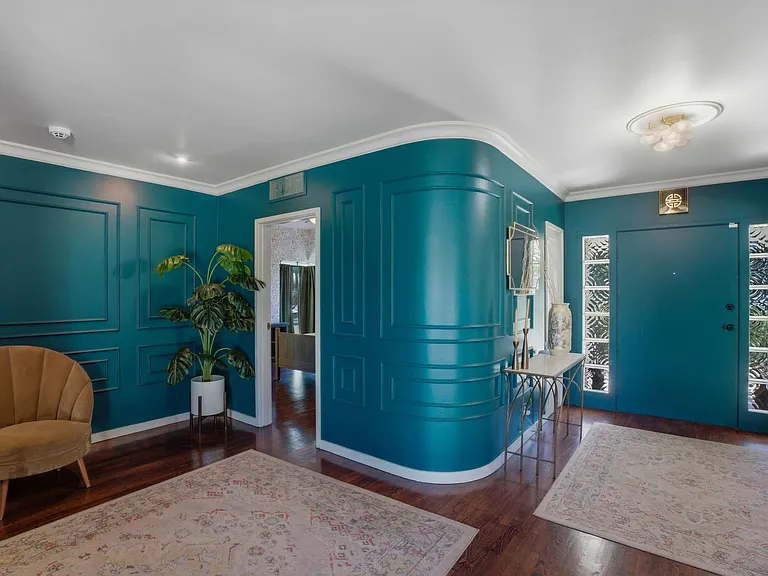2939 N Manor Dr W — Photo 34