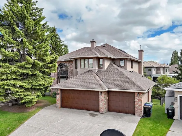 448 N McKenzie Lake Bay SE, Calgary, AB T2Z 2H4