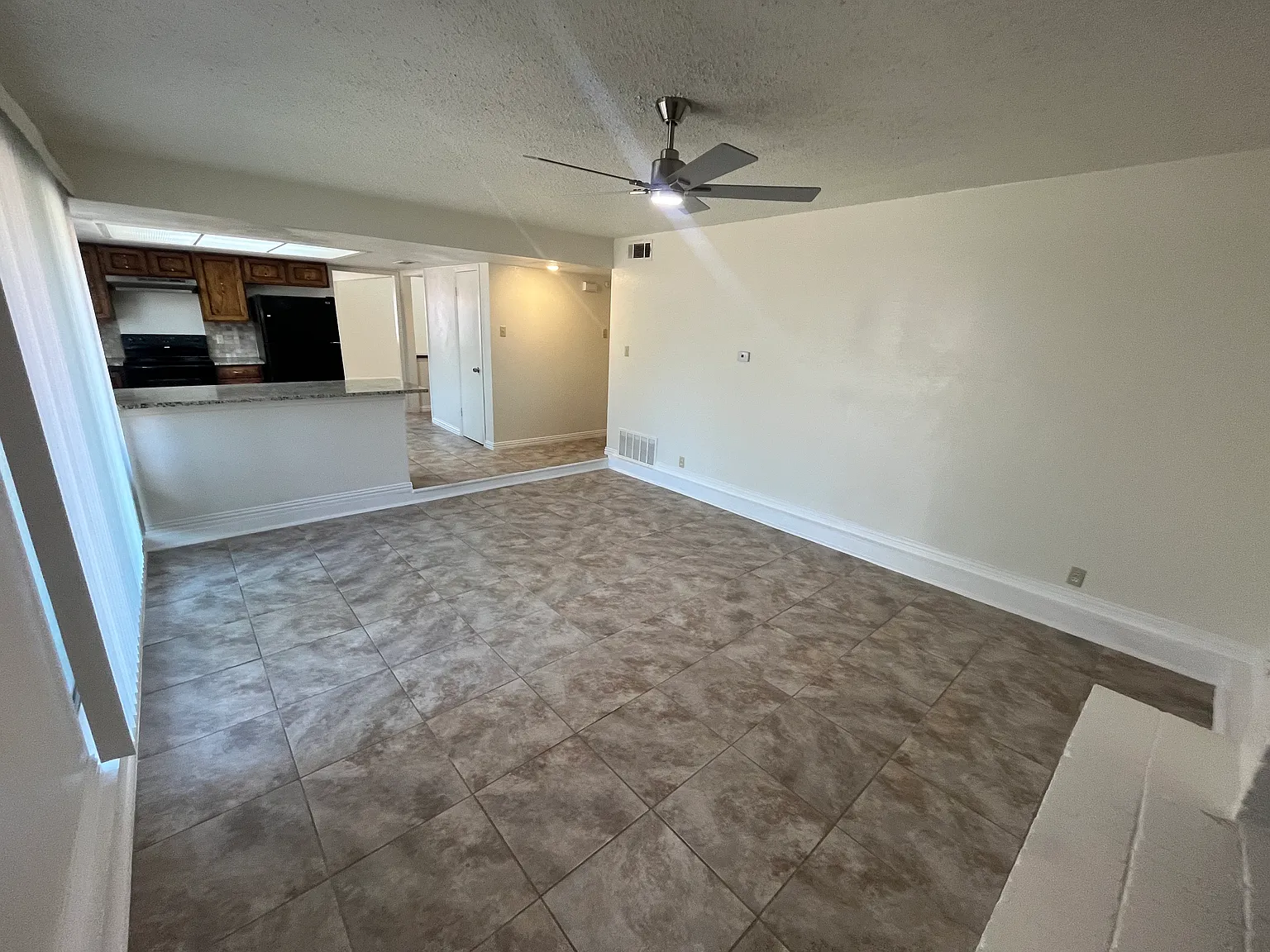 4 bed, 2.5 bath, 2178 sqft, $2,550 — Photo 4