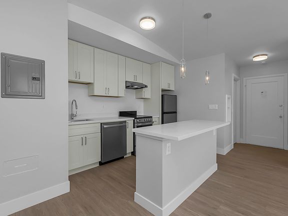 5th image of 255 Steiner St #602