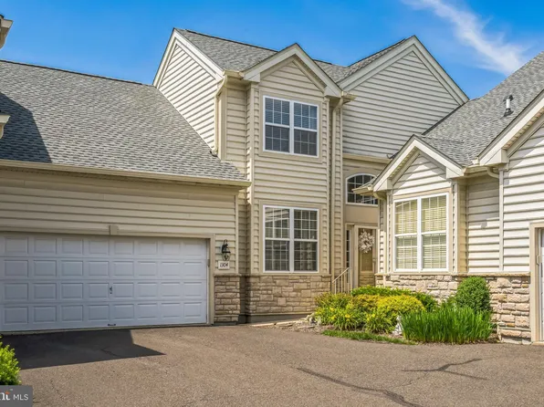1304 James Ct #110, Warrington, PA 18976