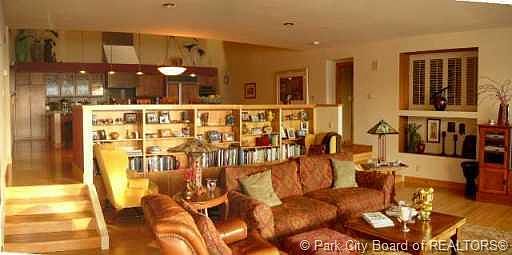 4th image of 8973 N Cove Dr