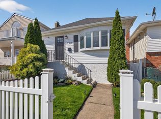 120 Parma Rd, Island Park, NY 11558