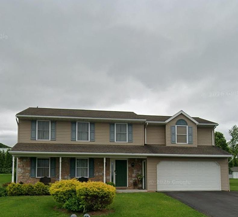 1st image of 135 Sweetwater Ln