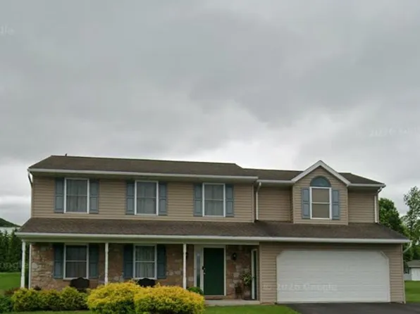 135 Sweetwater Ln, Newmanstown, PA 17073