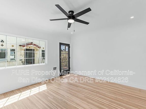 3rd image of 4218-28 Iowa St Unit 4228