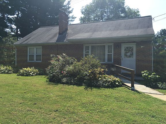 3rd image of 13925 Hanover Pike