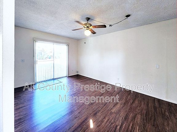 3rd image of 2822 E Tierra Buena Ln #102
