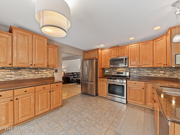 3rd image of 1307 S Fernandez Ave