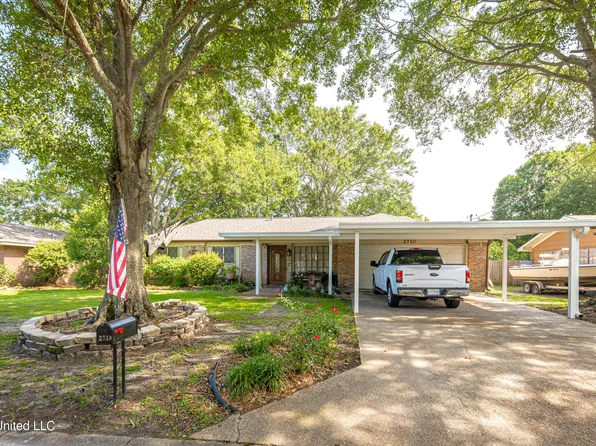 2710 Convent Ave, Pascagoula, MS 39567