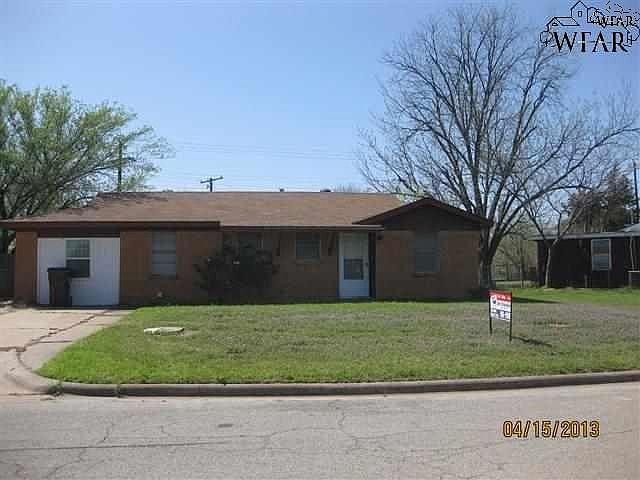 1st image of 3903 Skyline Dr