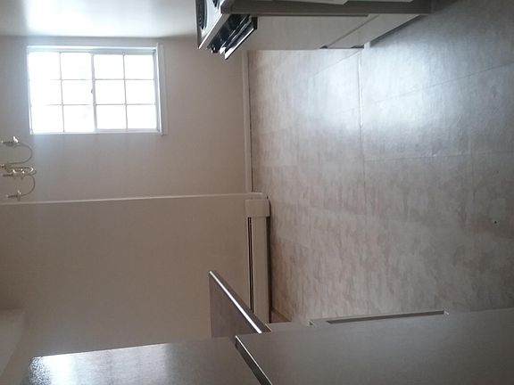 3rd image of 63 Kenwood Dr APT 8