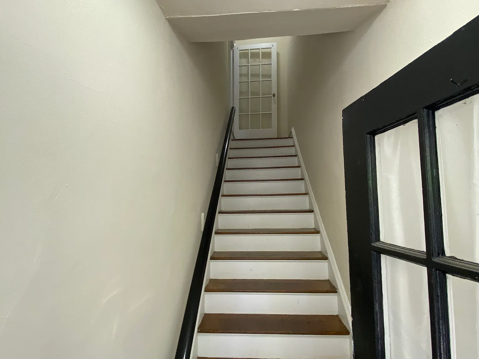 2 bed, 920 sqft, $1,975 — Photo 3