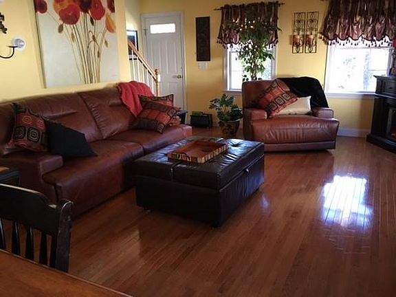 3rd image of 23 Sycamore St APT A