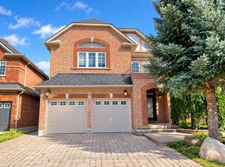 178 Stonemanor Ave, Whitby, ON L1R 2Z1