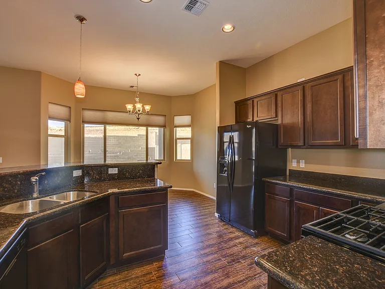 4844 N Salem Pl — Photo 10