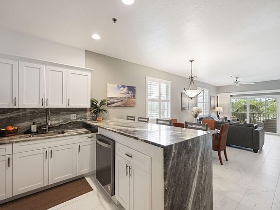 4th image of 140 Palm St #309