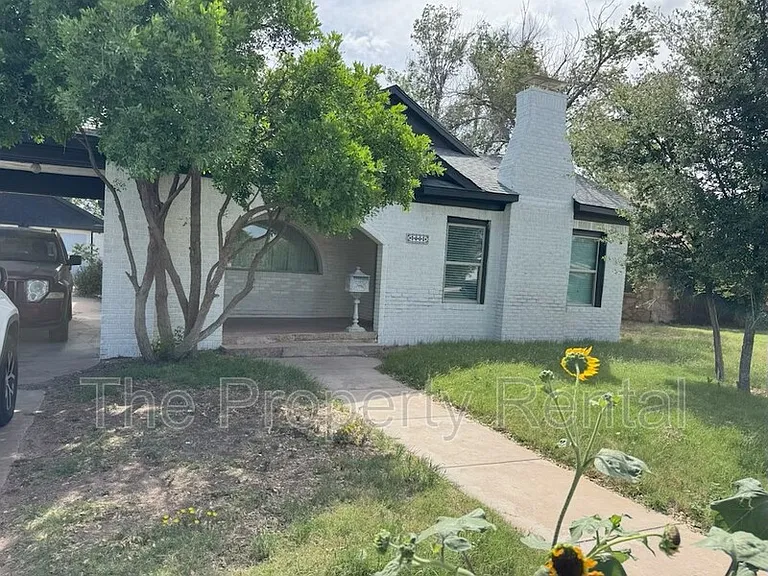 1801 N Sam Houston Ave — Photo 1
