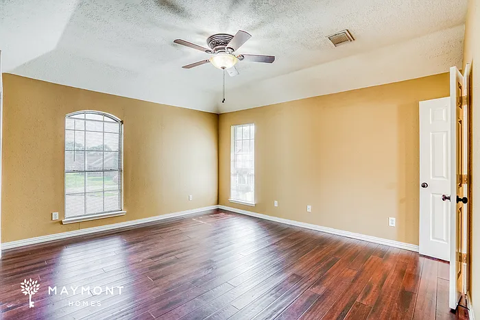 326 Dunford Ct — Photo 5