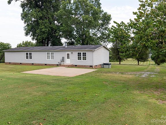 3rd image of 149 Bluegill Ln