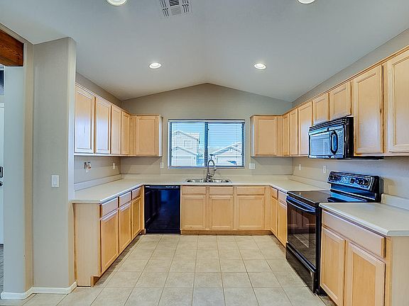 5th image of 29215 N 51st St