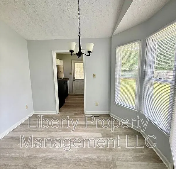 1222 Skyline Dr — Photo 10