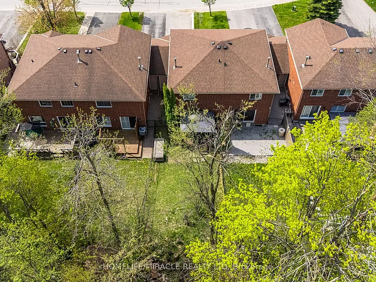 340 Dunsmore Ln — Photo 37