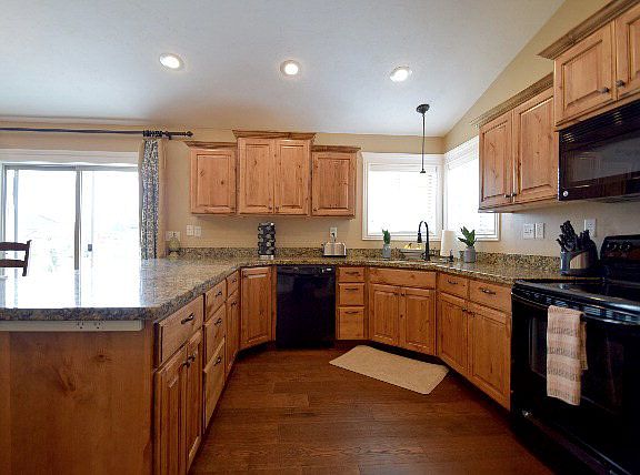 4th image of 681 Brigham Dr