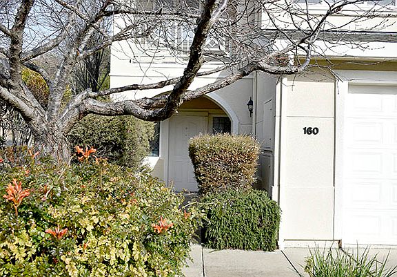 3rd image of 160 Shoal Dr W