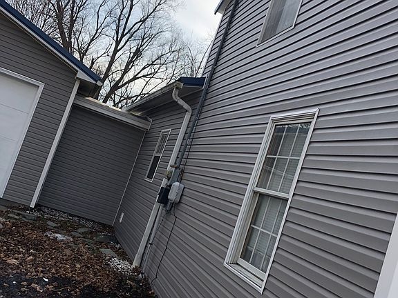 2nd image of 262 Front St