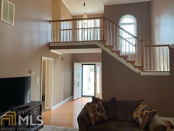 3rd image of 80 Chapman Oak Dr