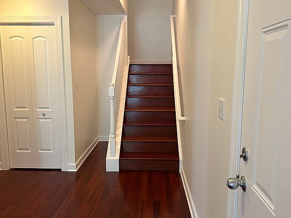 5th image of 4043 S Drexel Blvd APT 101