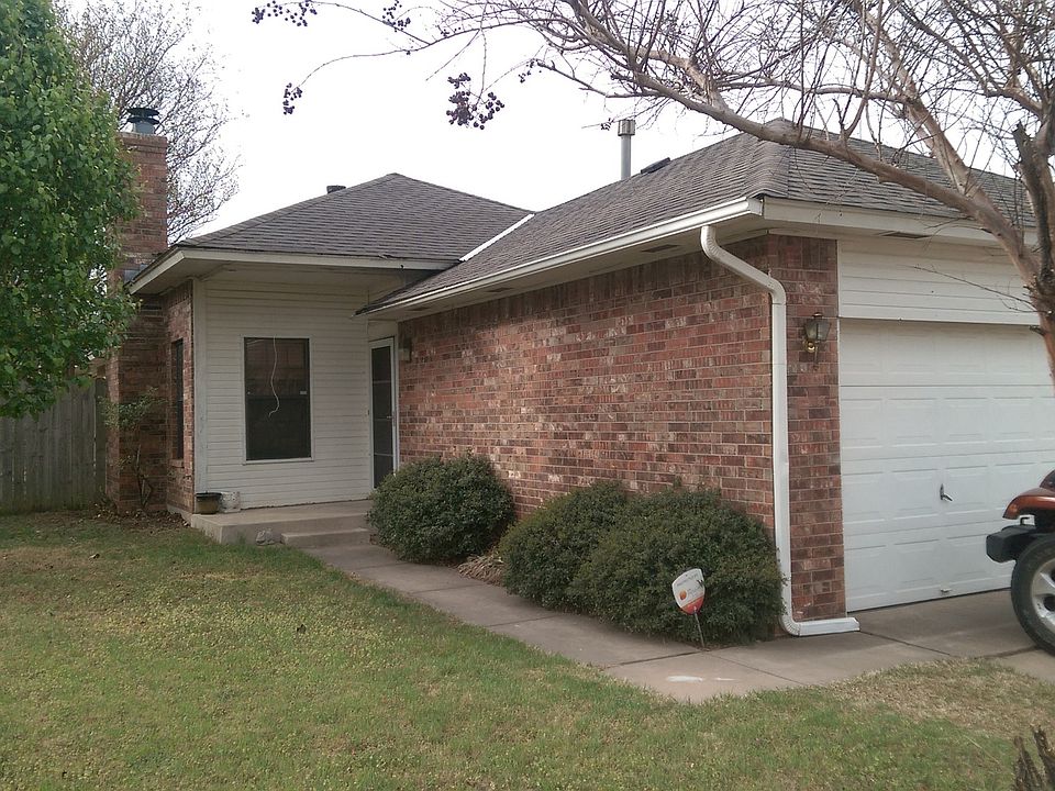 1st image of 300 SW 93rd St