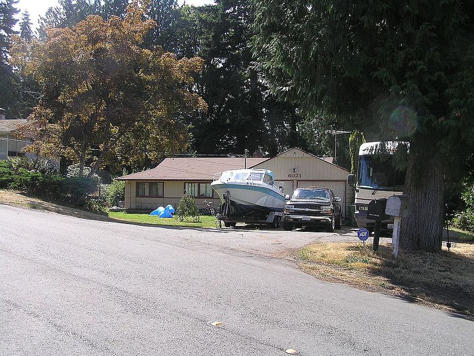 2nd image of 6021 Lind Dr